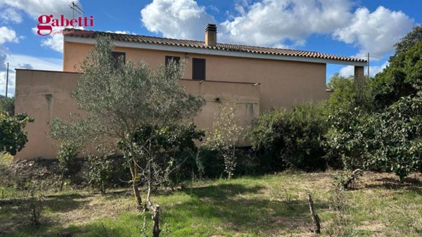 casa indipendente in vendita ad Arzachena