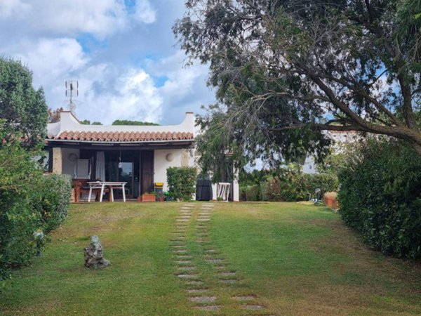 casa indipendente in vendita ad Arzachena in zona Baja Sardinia