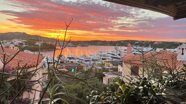 appartamento in vendita ad Arzachena in zona Porto Cervo