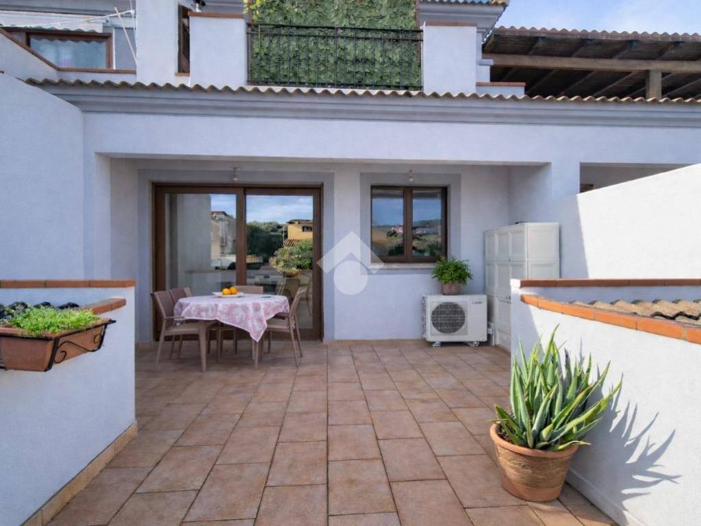 appartamento in vendita ad Arzachena