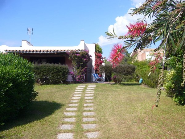 casa indipendente in vendita ad Arzachena in zona Baja Sardinia