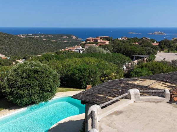 casa indipendente in vendita ad Arzachena in zona Porto Cervo