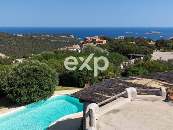 casa indipendente in vendita ad Arzachena in zona Porto Cervo