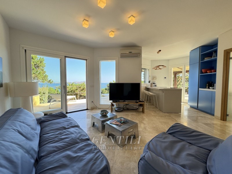 appartamento in vendita ad Arzachena in zona Baja Sardinia