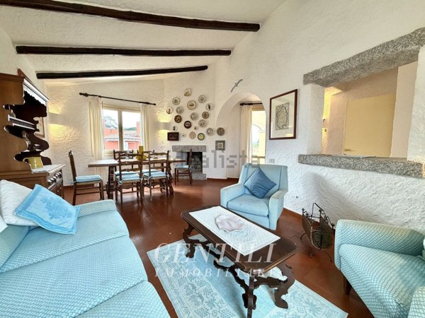 casa indipendente in vendita ad Arzachena in zona Baja Sardinia