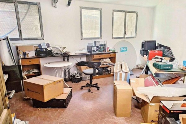 locale di sgombero in vendita ad Arzachena in zona Porto Cervo