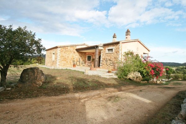 casa indipendente in vendita ad Arzachena