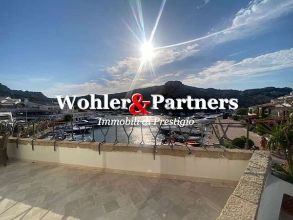 appartamento in vendita ad Arzachena in zona Poltu Quatu