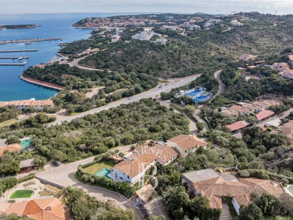 appartamento in vendita ad Arzachena in zona Porto Cervo