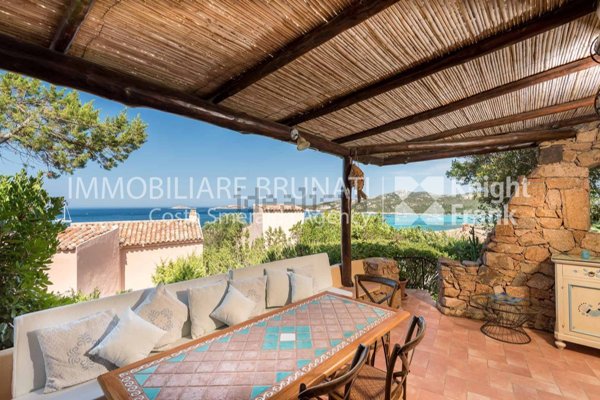 appartamento in vendita ad Arzachena in zona Pantogia