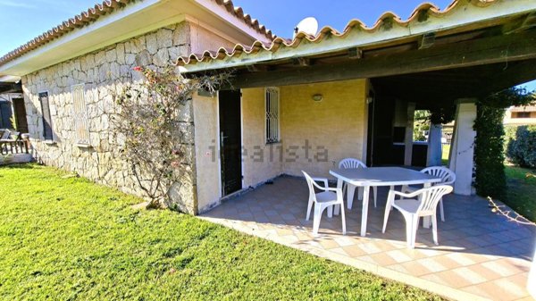 casa indipendente in vendita ad Arzachena in zona Cannigione