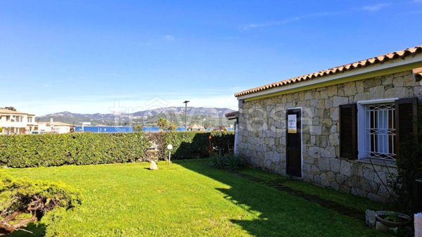 casa indipendente in vendita ad Arzachena in zona Cannigione