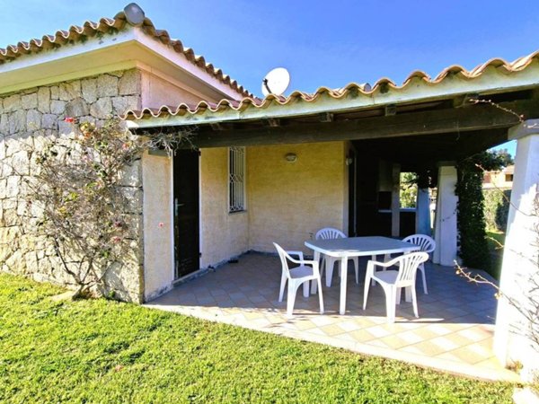 casa indipendente in vendita ad Arzachena in zona Cannigione