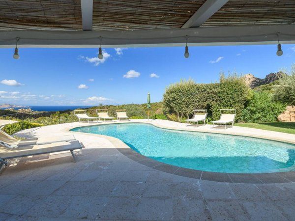 casa indipendente in vendita ad Arzachena in zona Porto Cervo