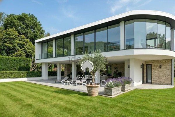 casa indipendente in vendita ad Arzachena in zona Baja Sardinia
