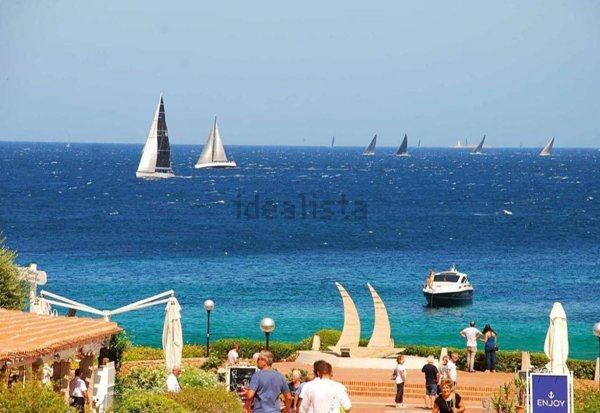 appartamento in vendita ad Arzachena in zona Baja Sardinia