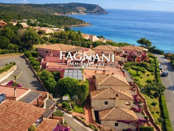appartamento in vendita ad Arzachena in zona Abbiadori