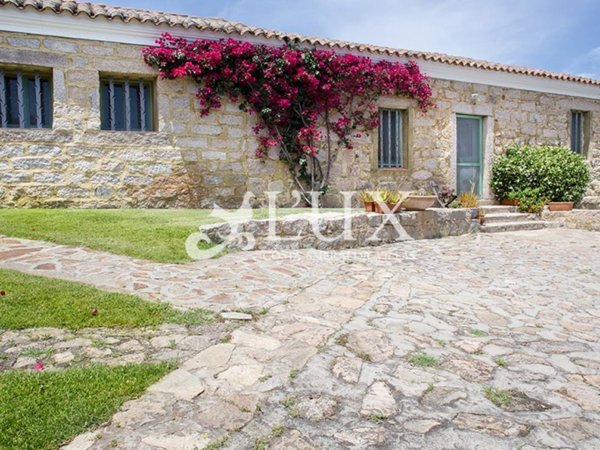 casa indipendente in vendita ad Arzachena