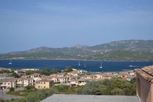 appartamento in vendita ad Arzachena in zona Cannigione