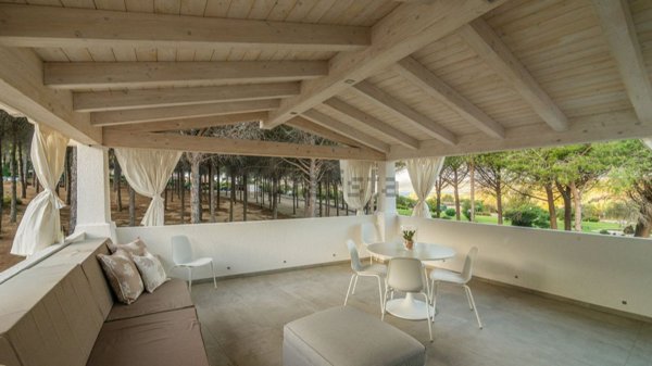 appartamento in vendita ad Arzachena in zona Baja Sardinia