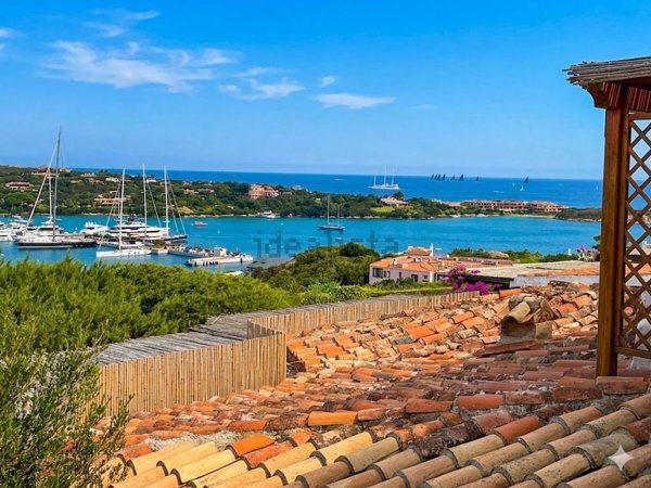 appartamento in vendita ad Arzachena in zona Porto Cervo