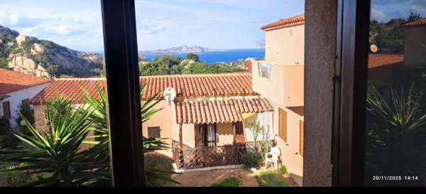 appartamento in vendita ad Arzachena in zona Poltu Quatu