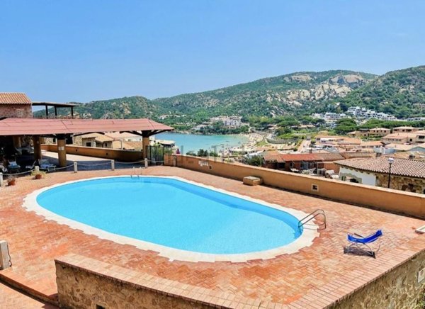 appartamento in vendita ad Arzachena in zona Baja Sardinia