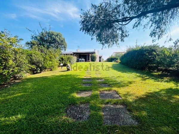 appartamento in vendita ad Arzachena in zona Baja Sardinia