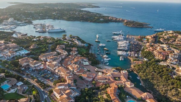 appartamento in vendita ad Arzachena in zona Porto Cervo