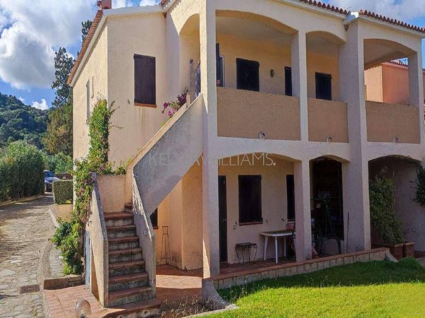 appartamento in vendita ad Arzachena in zona Cannigione