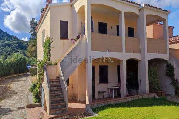 appartamento in vendita ad Arzachena