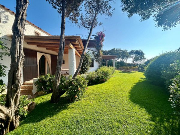 casa indipendente in vendita ad Arzachena in zona Porto Cervo
