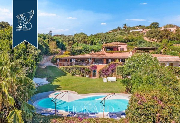 casa indipendente in vendita ad Arzachena in zona Capriccioli