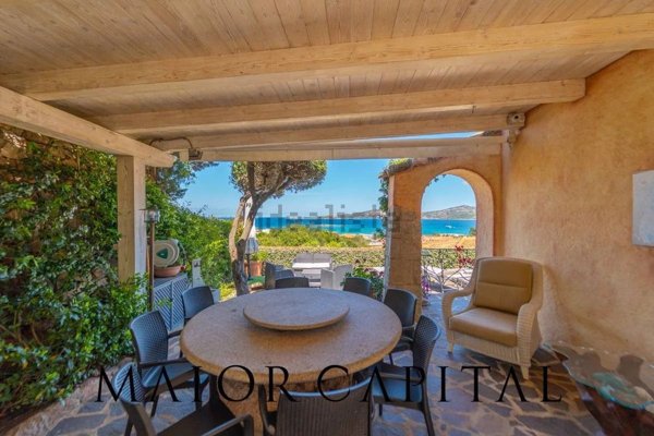 casa indipendente in vendita ad Arzachena in zona Cannigione