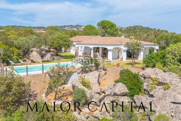 casa indipendente in vendita ad Arzachena in zona Porto Cervo