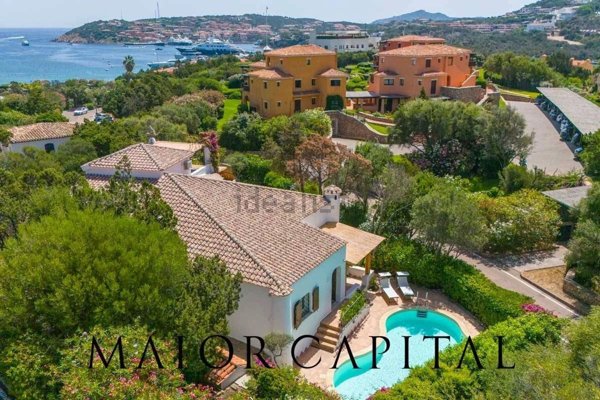 casa indipendente in vendita ad Arzachena in zona Porto Cervo