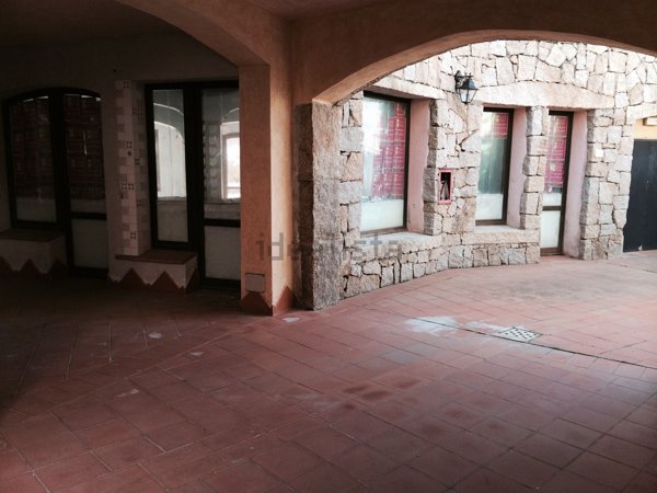 negozio in vendita ad Arzachena in zona Porto Cervo
