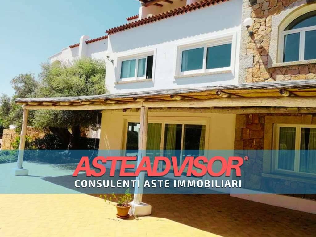 villa in vendita ad Arzachena in zona Baja Sardinia