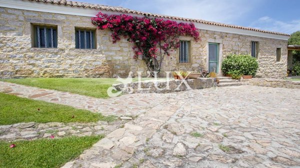 casa indipendente in vendita ad Arzachena