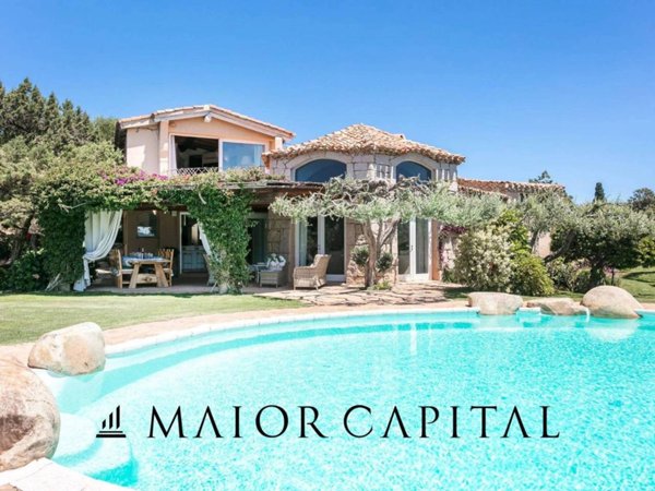 casa indipendente in vendita ad Arzachena in zona Porto Cervo
