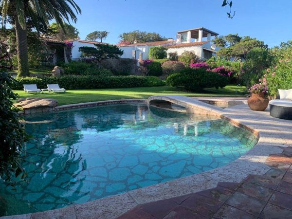 casa indipendente in vendita ad Arzachena in zona Porto Cervo