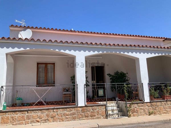 casa indipendente in vendita ad Arzachena