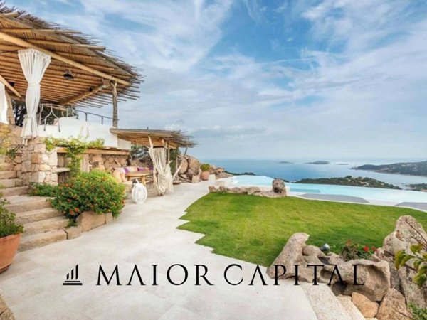 casa indipendente in vendita ad Arzachena in zona Porto Cervo