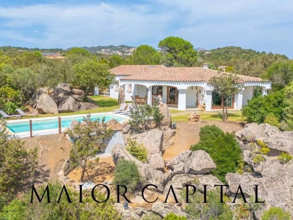 casa indipendente in vendita ad Arzachena in zona Porto Cervo