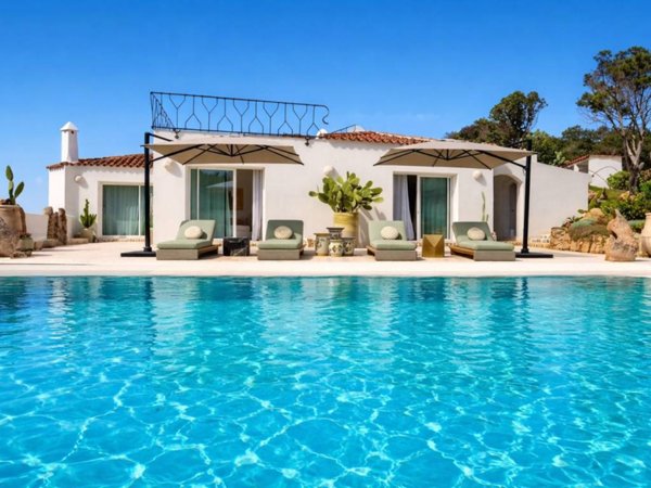 casa indipendente in vendita ad Arzachena in zona Baja Sardinia