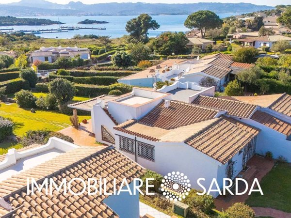 casa indipendente in vendita ad Arzachena in zona Cannigione