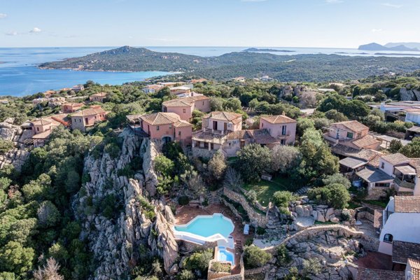 casa indipendente in vendita ad Arzachena in zona Porto Cervo