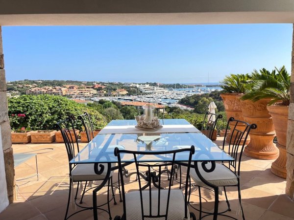 appartamento in vendita ad Arzachena in zona Porto Cervo