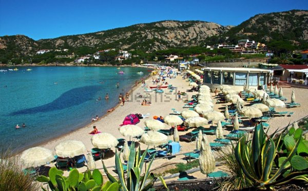 quadrivano in vendita ad Arzachena in zona Baja Sardinia