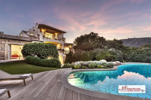 casa indipendente in vendita ad Arzachena in zona Porto Cervo